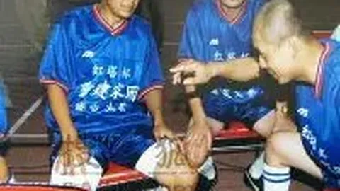 《足球盛宴见证国字号风采！马宁、周飞、张铖三裁判执裁阿拉伯杯盛事》